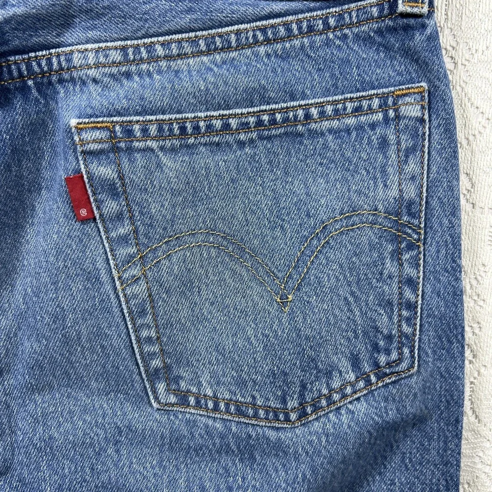 Levis 501 Jeans Mens 31x27 Distressed Button Fly Raw Hem Denim Pants